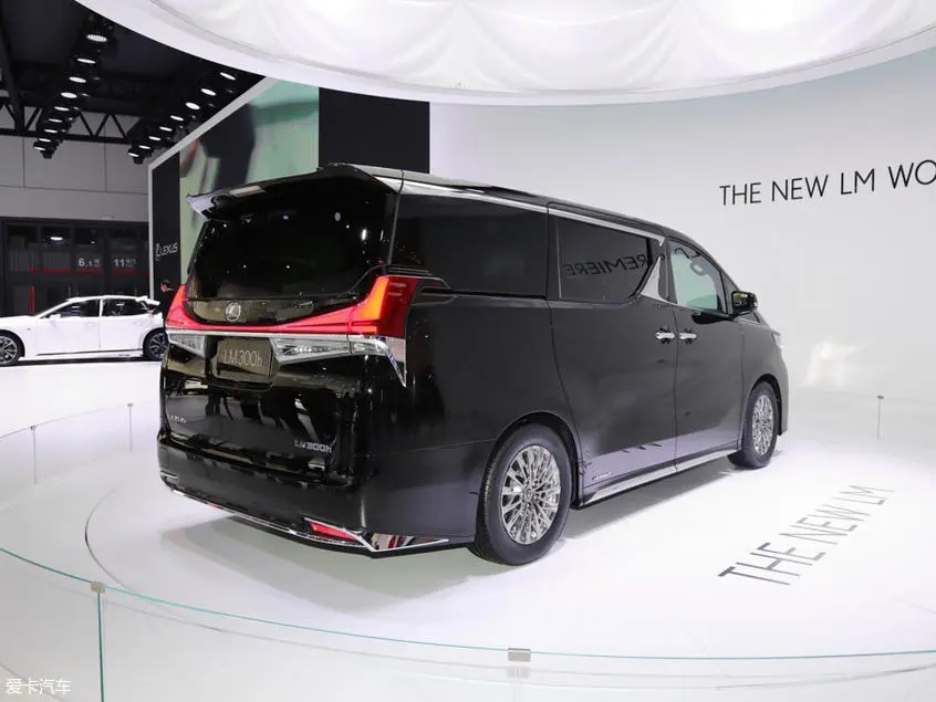 雷克萨斯LM，土豪专属，加价50万买它不算个事！