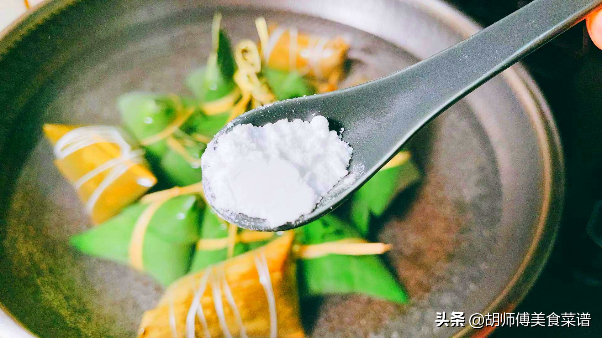 怎么煮粽子粽子要煮多久,怎么才能把粽子煮软糯