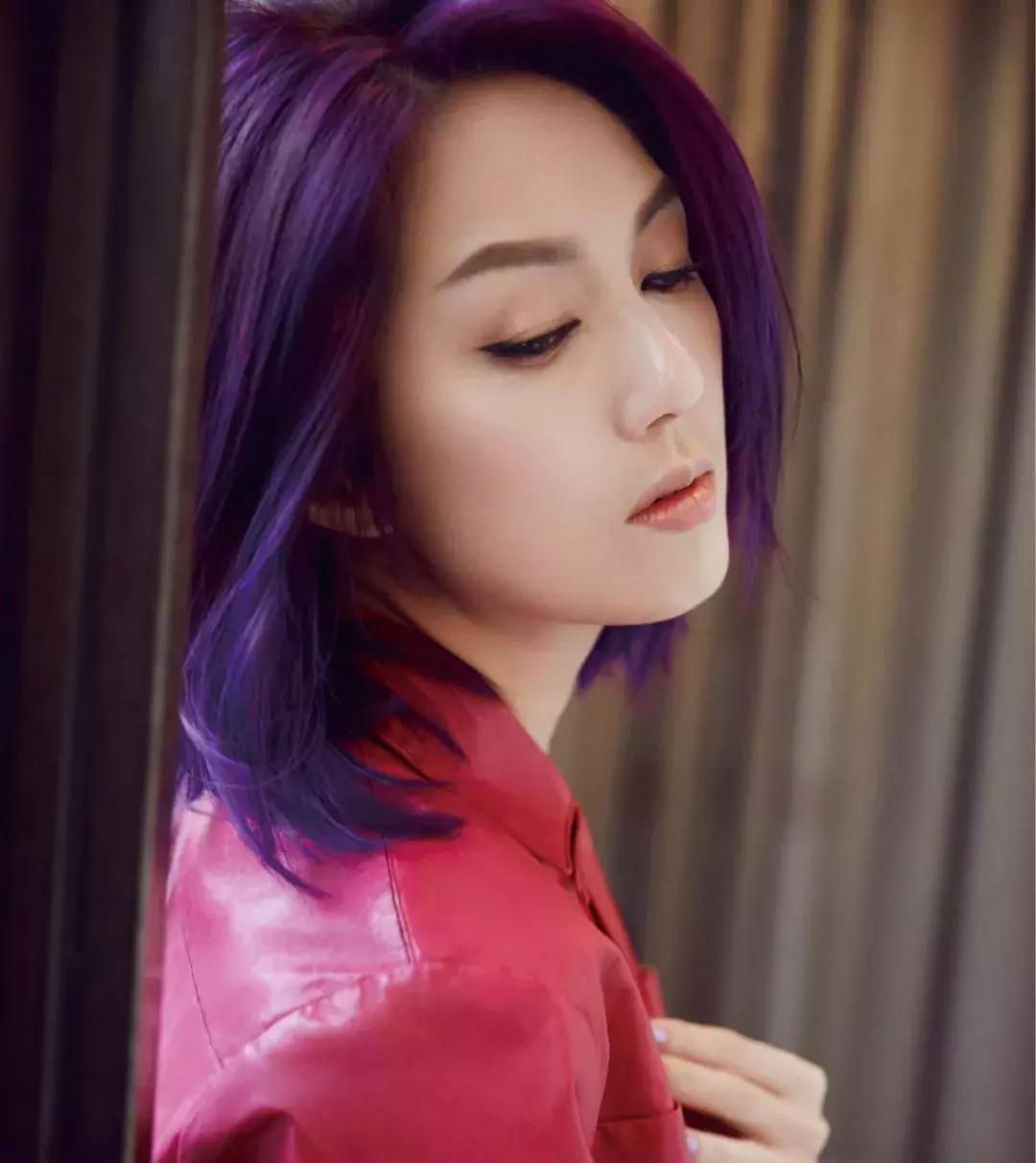 杨千嬅45岁：爱过三个张志明，只凭孤勇的烈女，终于拥有了温柔