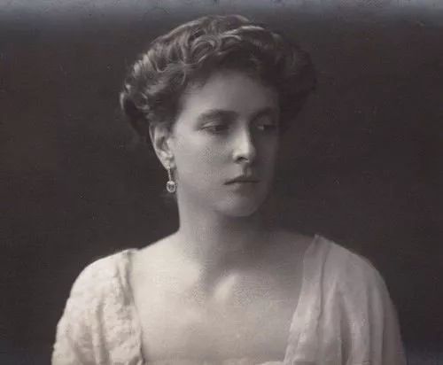 史上最强小三终不敌原配,史上最强小三被抢走