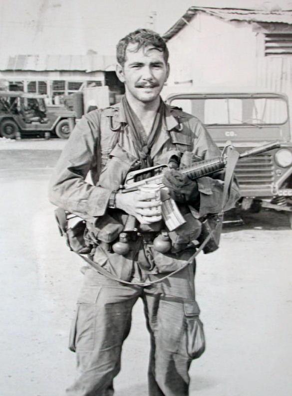 car15步枪是全自动的吗,美国产car15民用步枪