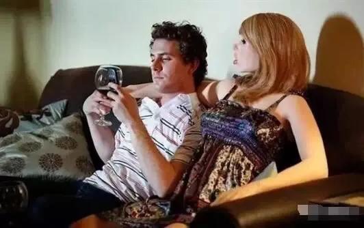 令人惊讶的新型机器人亮相,震惊智能机器人