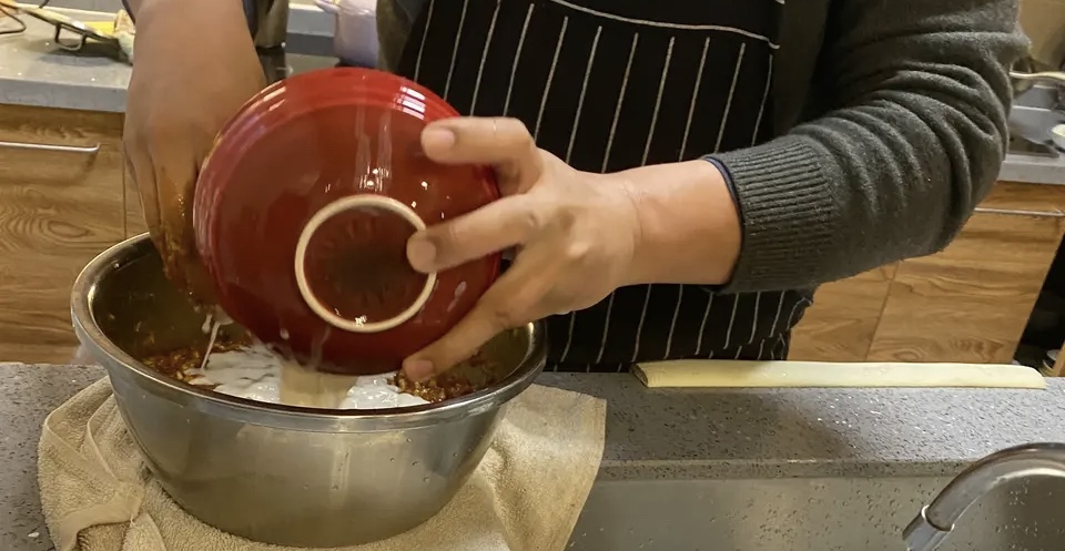 用裱花袋做面筋,面筋塞肉用啥肉