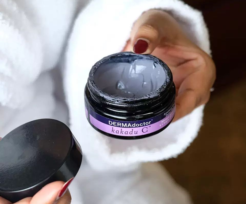 不同肤色适合的眼霜,不同价位的眼霜哪个效果好