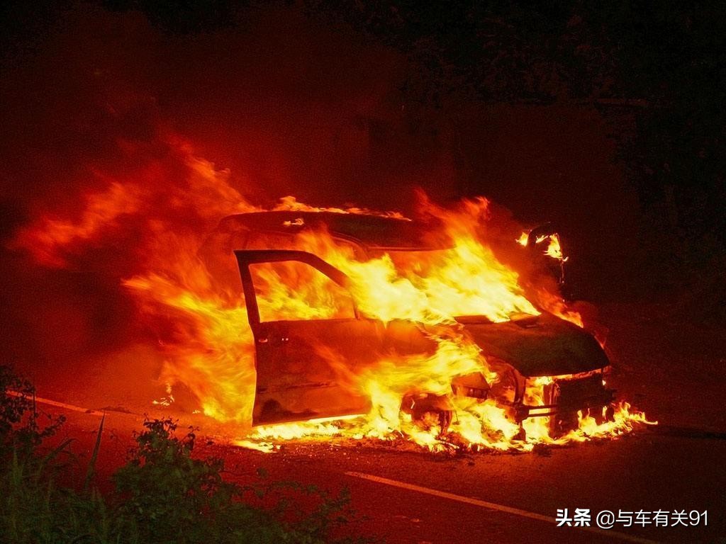 为啥不建议卤素灯升级氙气灯,原车卤素灯换led不聚光怎么调