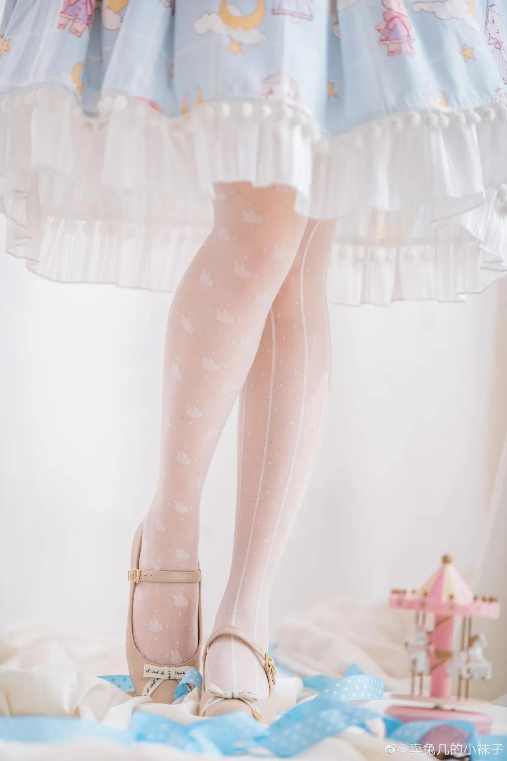 精致Lo娘必不可少的配饰？少女裙摆下的小心思，Lolita袜子安利