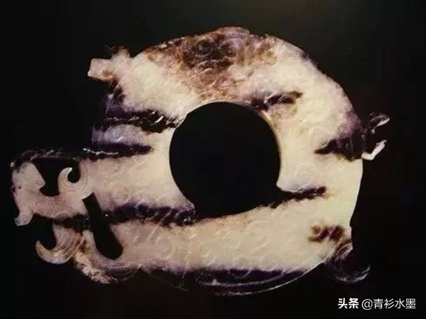 这才是真正的青铜古玩,这才是真正的玉佩