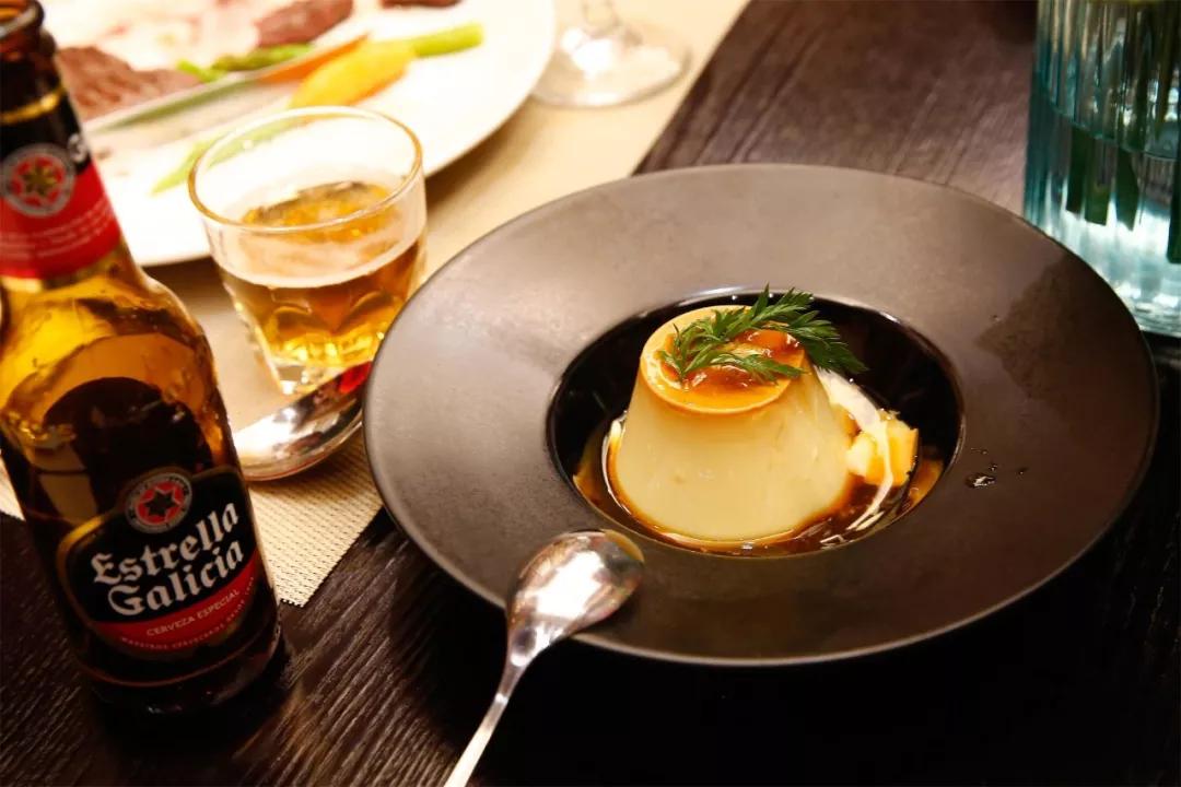 每天要喝掉两杯奶茶,每天要喝2000ml咖啡