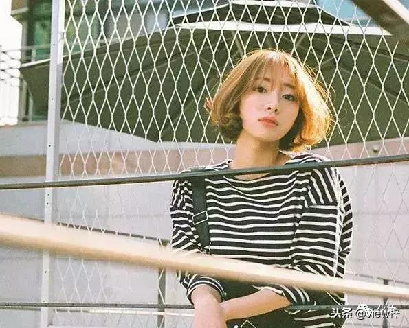 脑门大发际线高发型女,脑门大发际线高留什么发型