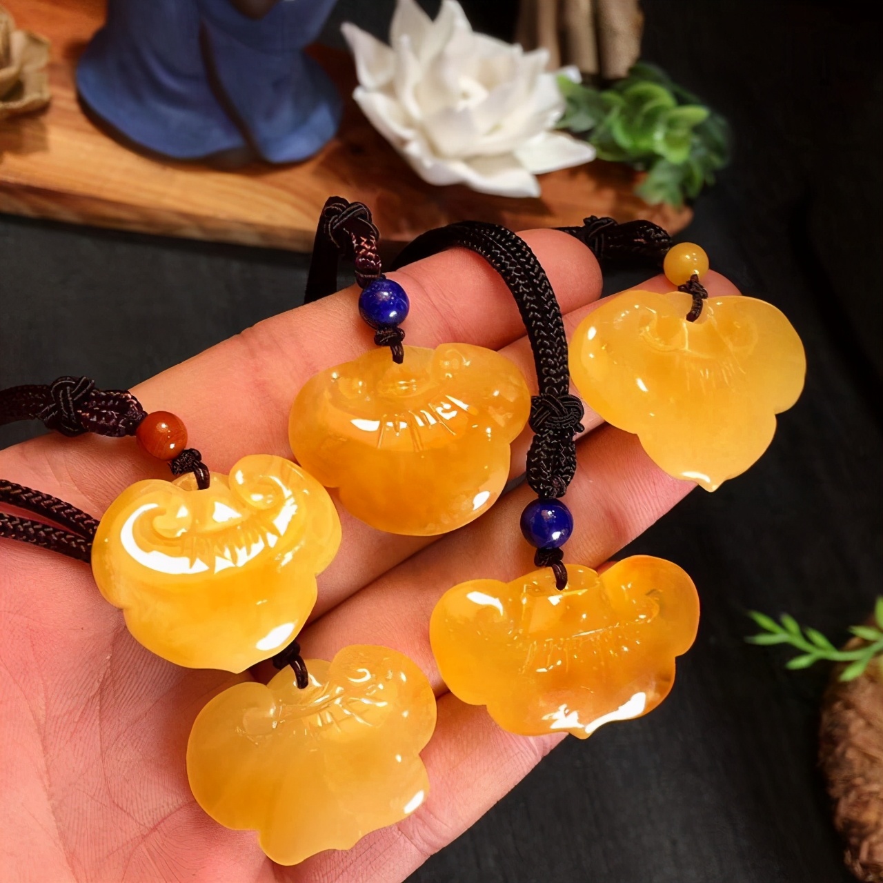 文玩蜜蜡鉴别方法,蜜蜡鉴别真假方法大揭秘