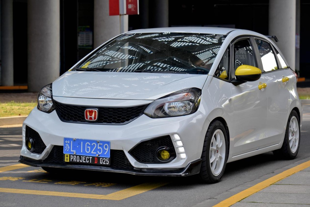 新版飞度空间,说一下04款飞度的空间