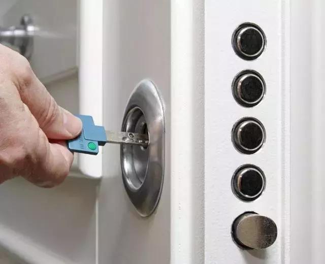 家里锁上钥匙生锈了怎么办,家里的钥匙生锈了