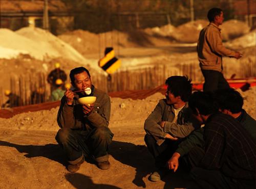 赌石倾家荡产家破人亡,赌石一刀穷一刀富结局