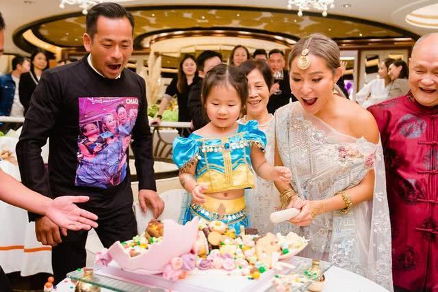 从隔空对骂到抢先生子，洗米嫂留住了人，史上最嚣张小三拿到了钱