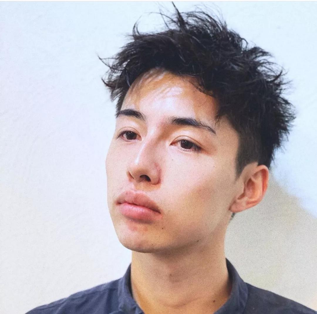 轻熟风小狼狗发型,小狼狗发型短发方脸