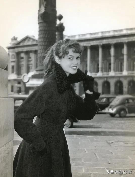 最具风情的复古美人,镜头下的少女仙气十足太美了