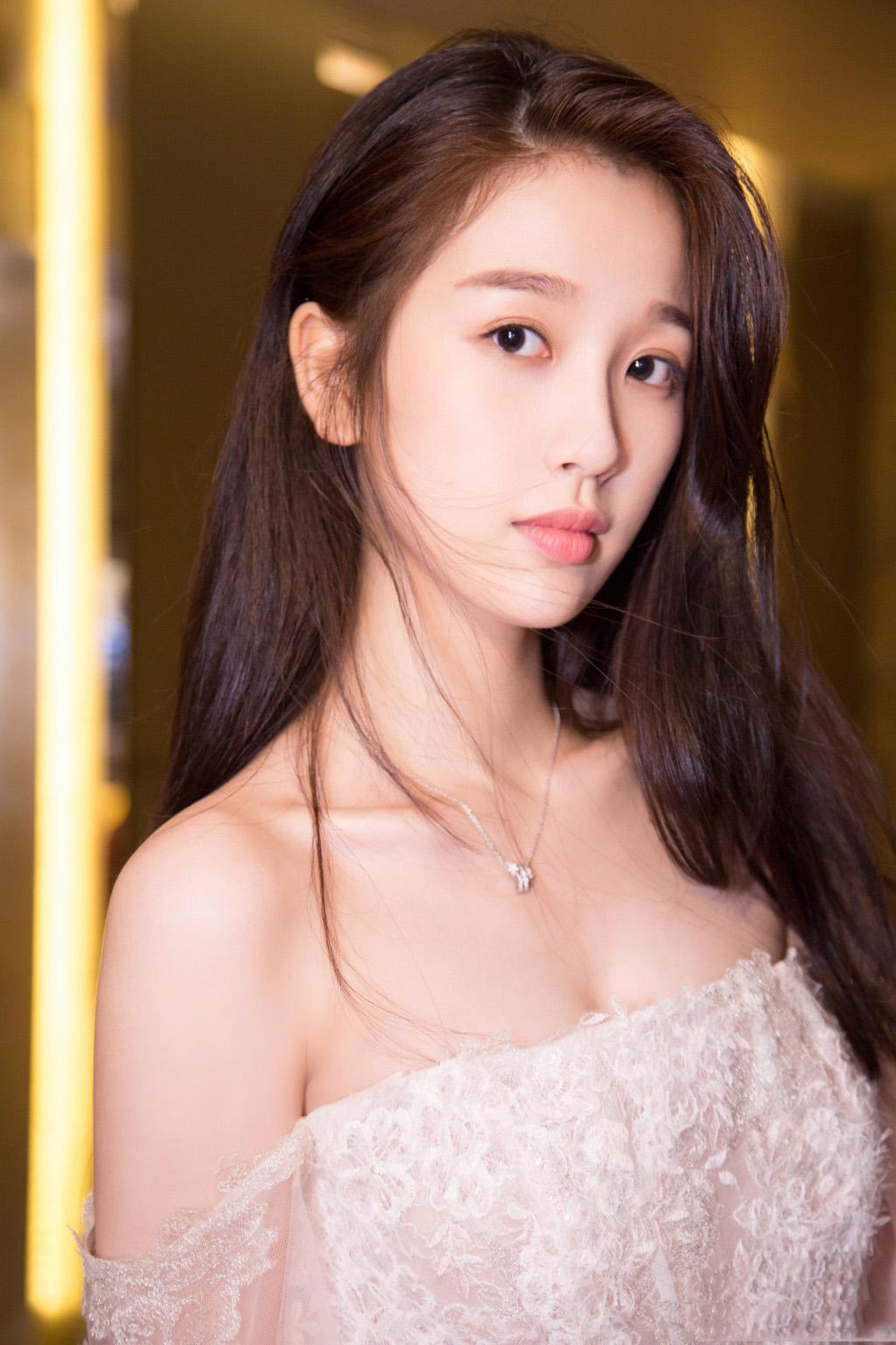 百变风格虞书欣照片,虞书欣同款写真风格