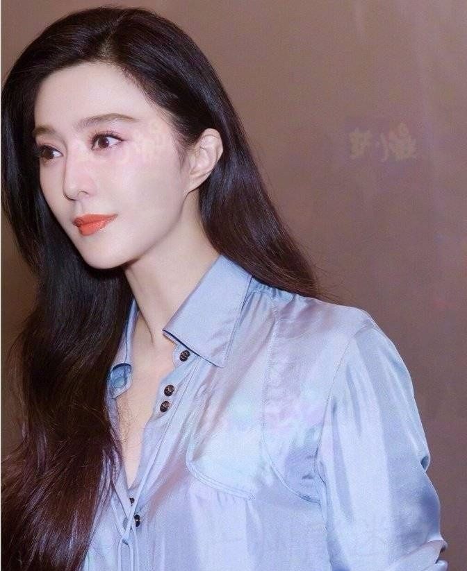 2019范冰冰穿破洞裤现身机场,范冰冰风波后首拍广告