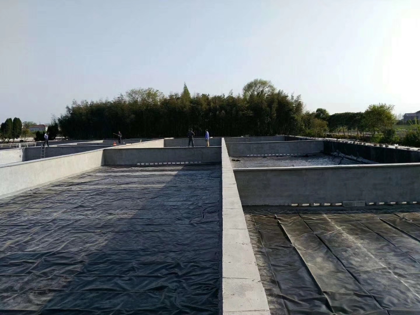 鱼塘防渗漏用什么方法好,沙石底的鱼塘渗漏如何处理