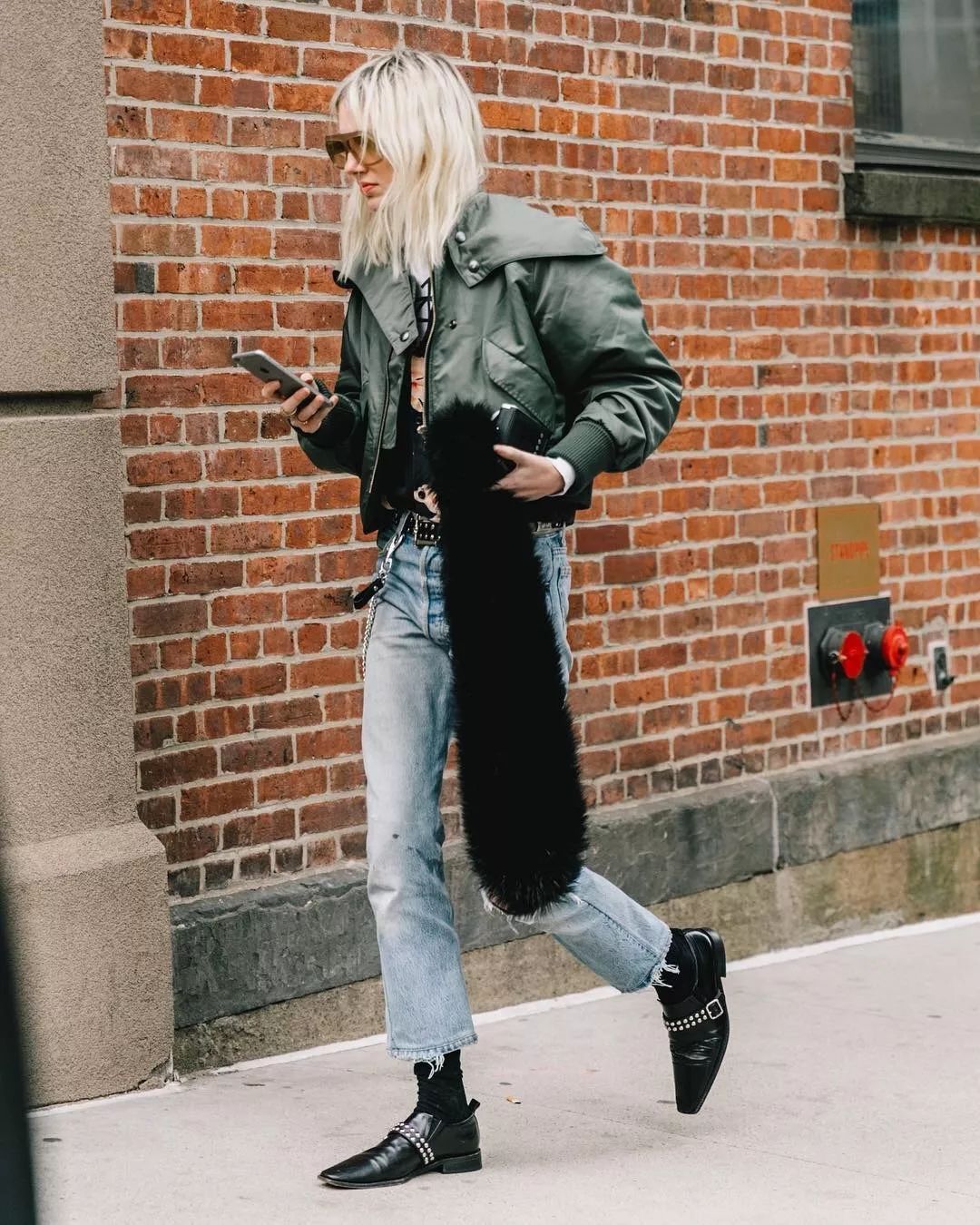 毛衣裤子显瘦款,直筒裤和阔腿裤哪个显高显瘦