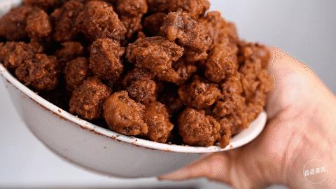 一条街上好几家面馆还能开吗,一条街上开一样的店叫做什么