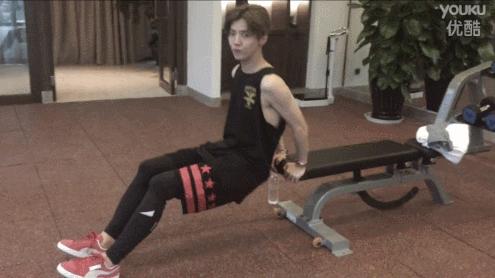 黄磊女儿黄多多健身上热搜,14岁黄多多健身完整版