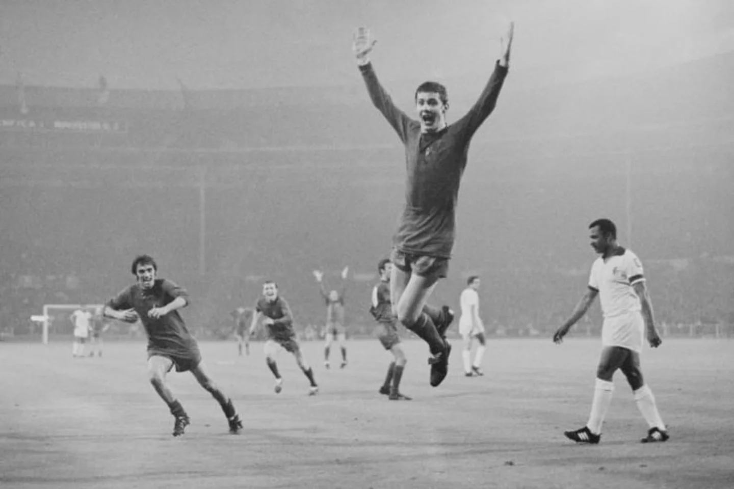 曼联哪个赛季的球衣比较好看,曼联十大最新球衣