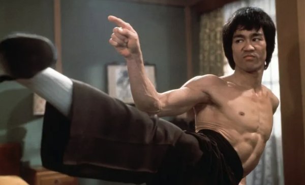 李连杰谈中国动作电影,成龙李连杰都赞的国外电影