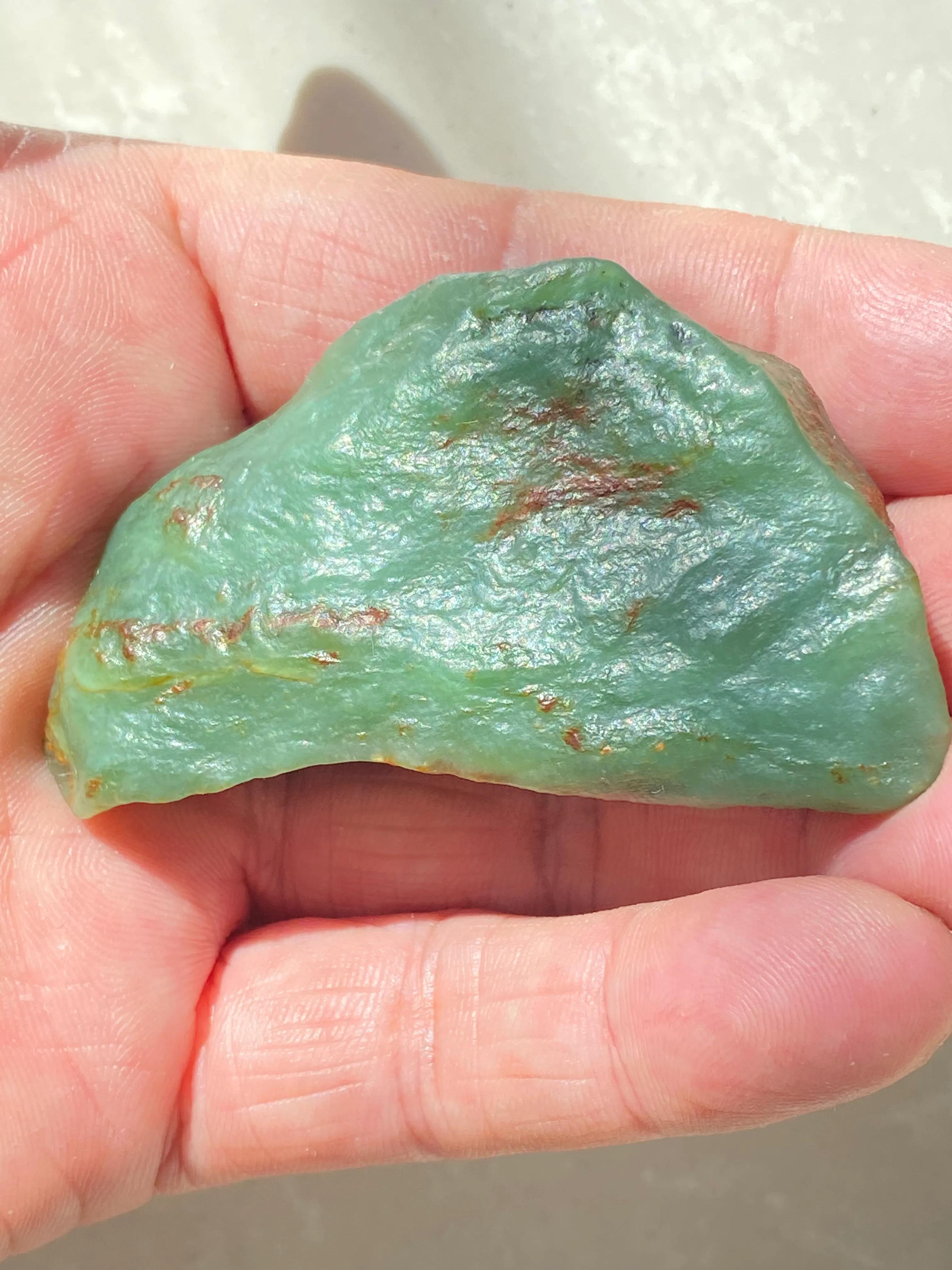 喜田新疆和田玉,新疆碧玉和和田玉有什么区别