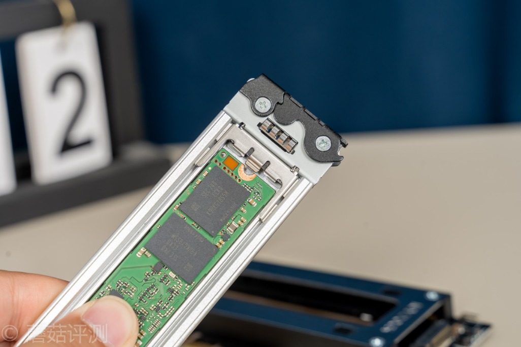 极速插拔，解锁更多使用姿势、ICYDock硬盘抽取盒PCI转M2评测