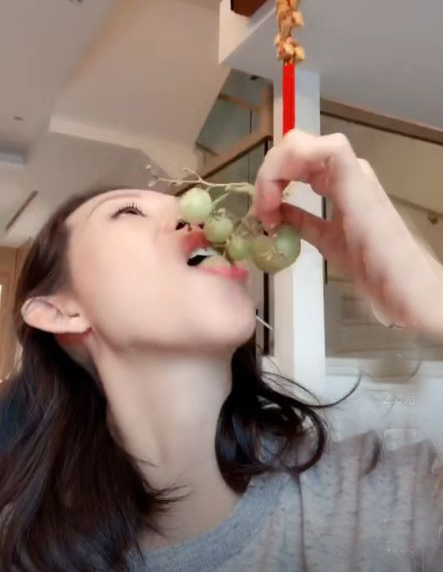 蔡少芬产后吃什么饭,张晋晒蔡少芬产子视频