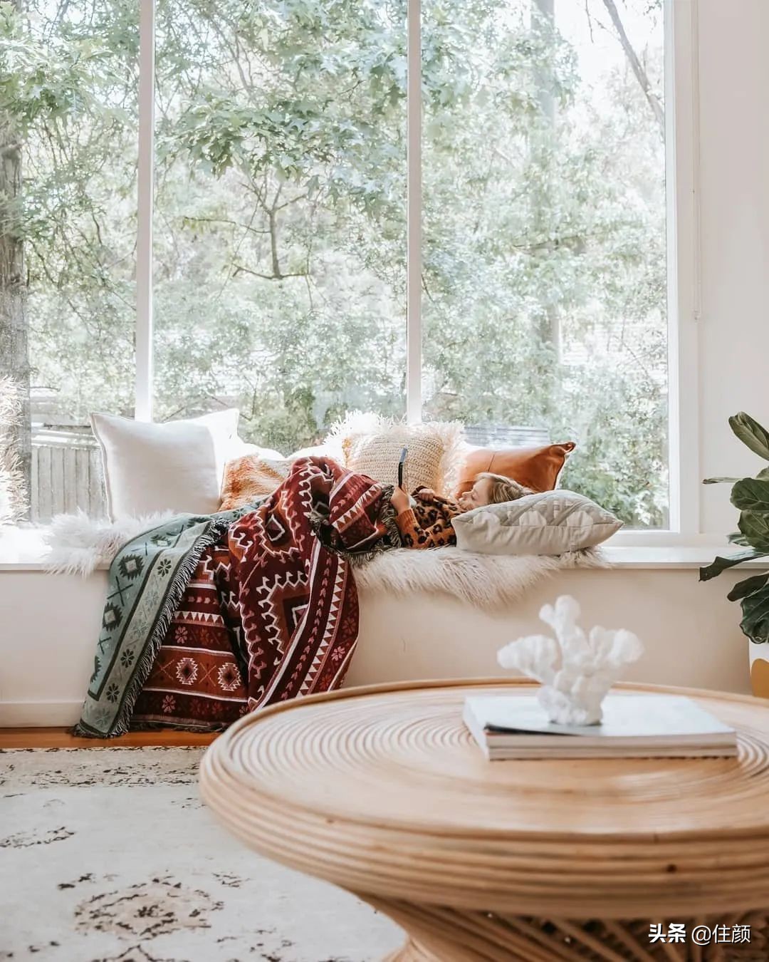 客厅沙发往前移10公分怎么办,沙发往前10公分好看吗