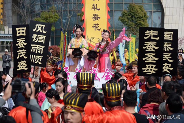 追思与新生文章,漫谈清明阅读理解