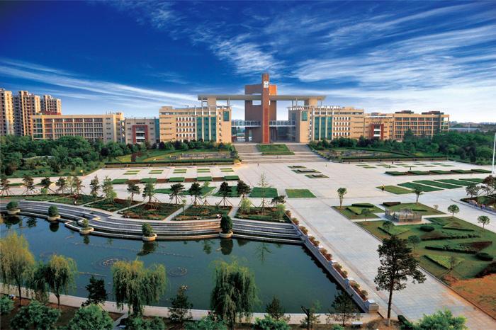 这是性价比很高的政法大学，录取分偏低，认可度却超过很多985