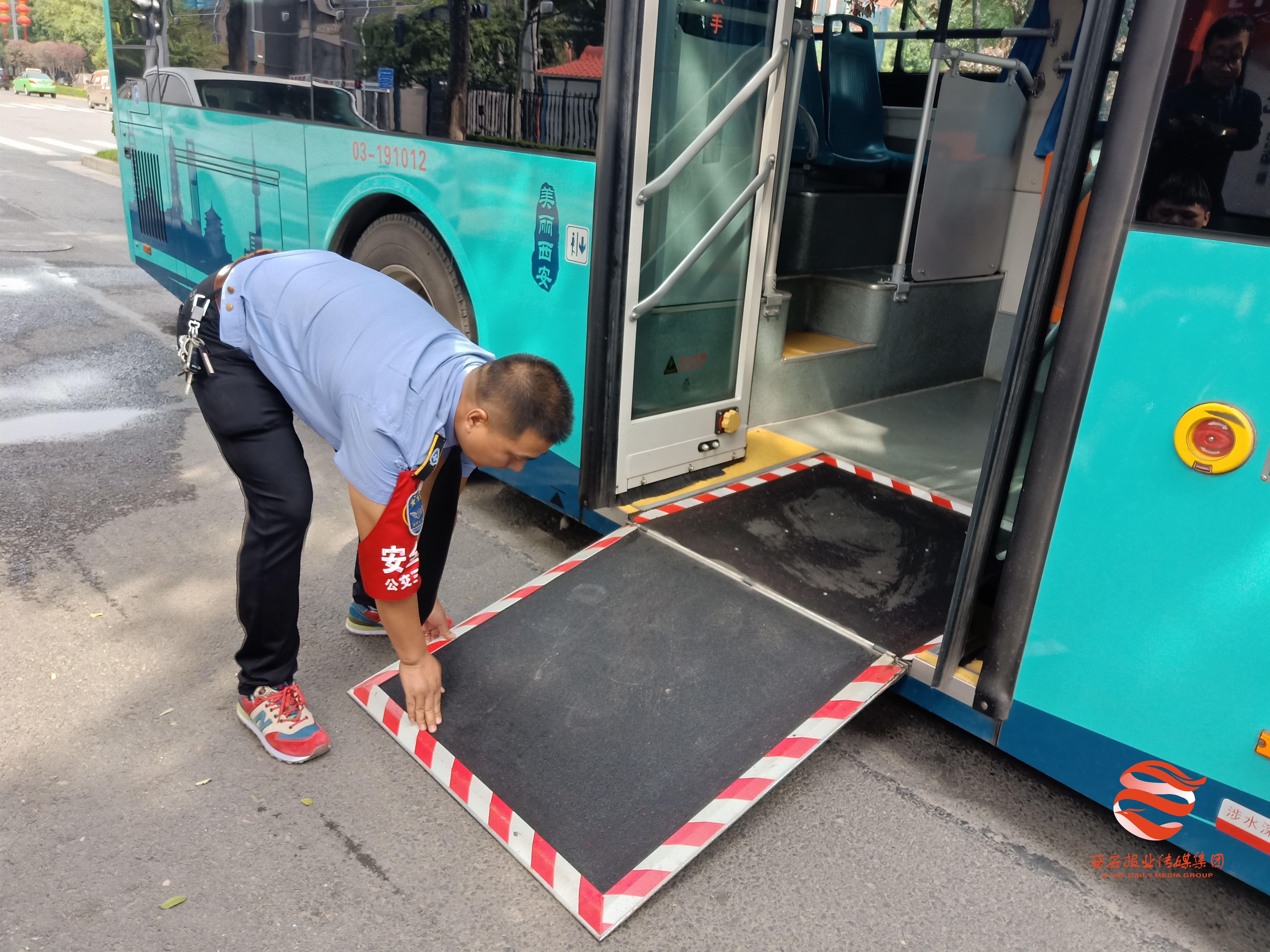 西安投入30辆无障碍公交,西安投运30辆无障碍公交