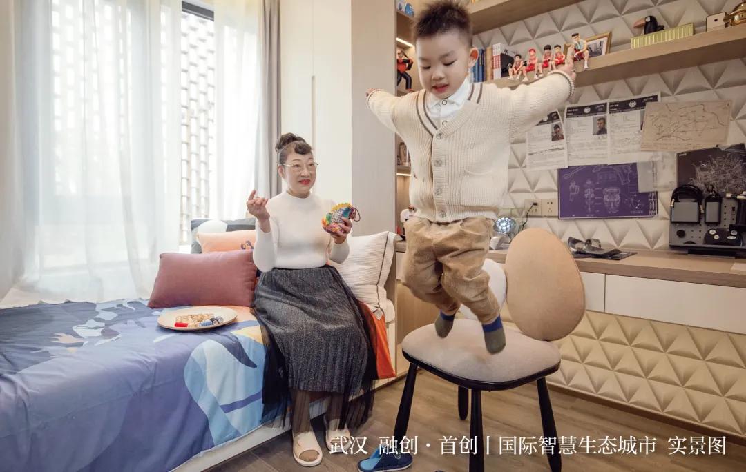 融创轻奢精品,融创年纪