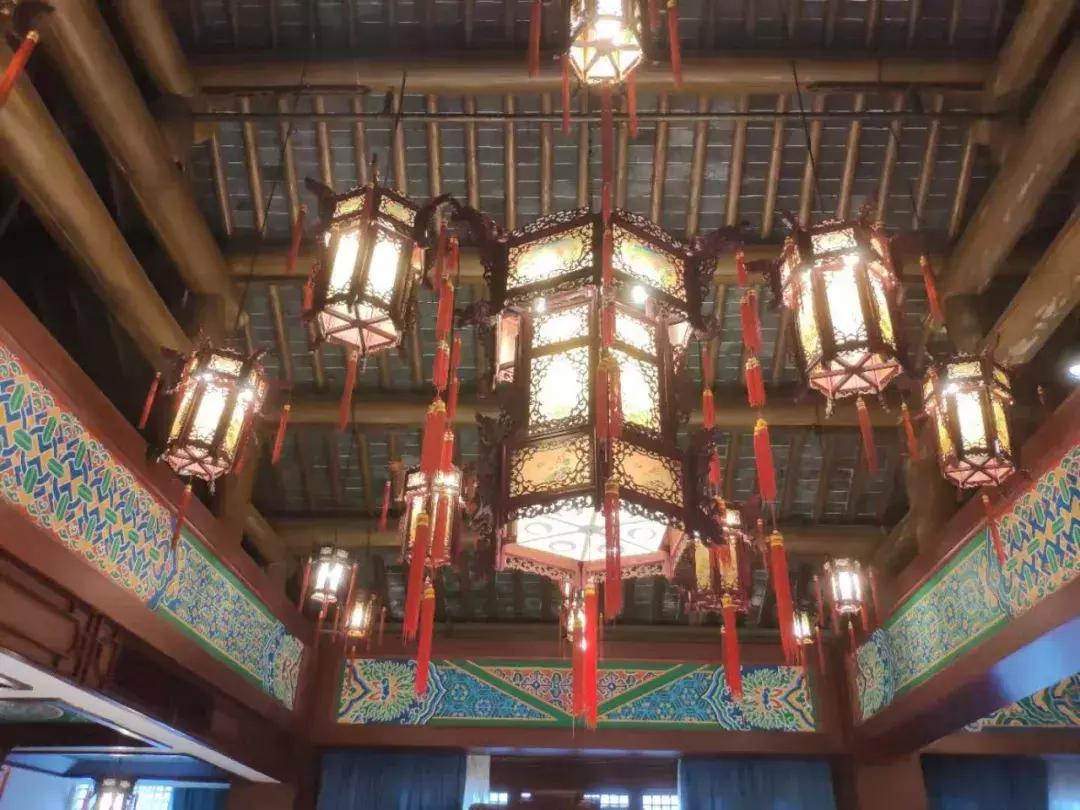 她17岁逃婚出深山，如今在无锡，开了南长街上最大的酒楼