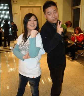 西单女孩成名视频,西单女孩春晚董明珠