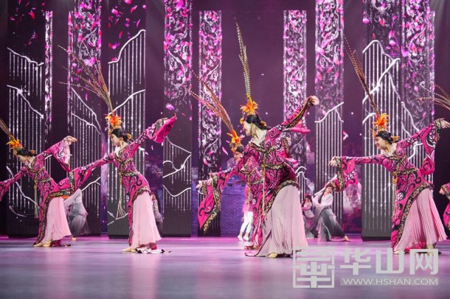 大型史诗舞台剧秦俑情震撼首演,秦俑情舞台剧在哪里举行