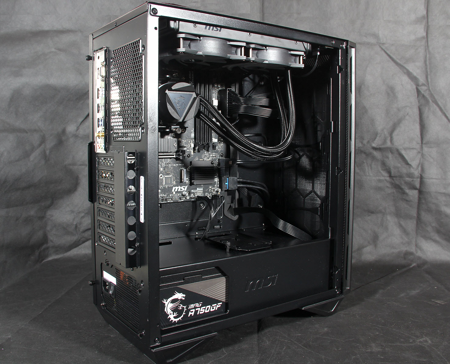 有一种含蓄叫锐龙，明明是个高手，偏偏装作很平庸