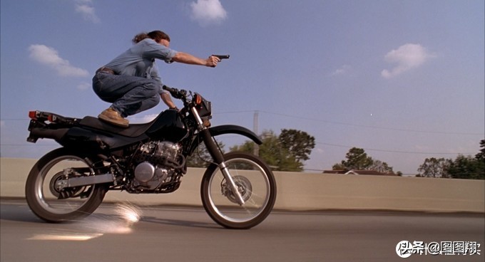 高端大气无尿点的一部动作电影,好莱坞20部无尿点动作电影