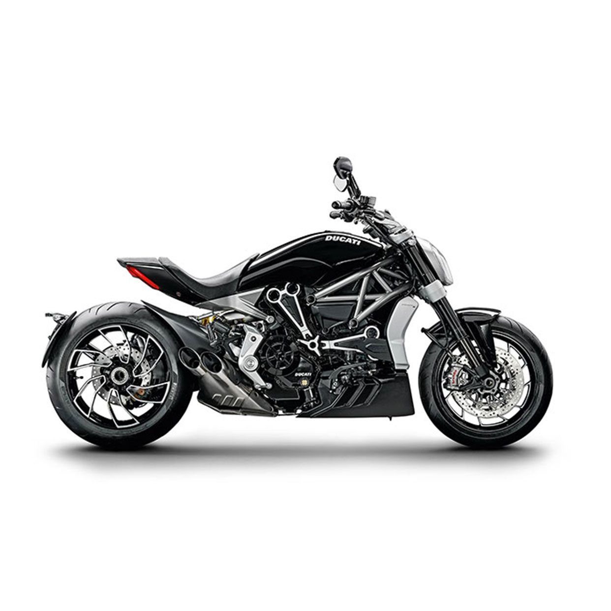 杜卡迪大魔鬼是巡航车还是街车,杜卡迪大魔鬼系列后座