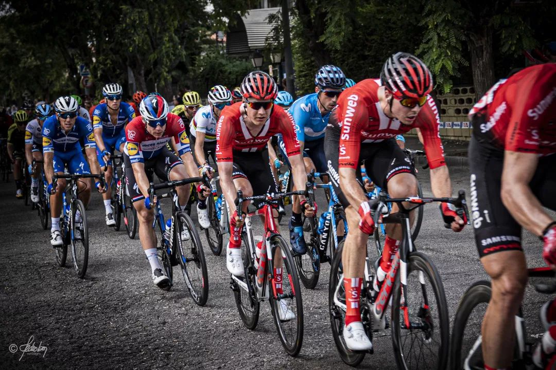 徕卡sl24-70镜头,徕卡sl24-90镜头虚化怎样