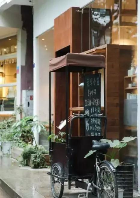 我在2018年的网红美食堆里，精挑出了这23家火爆的店给你！