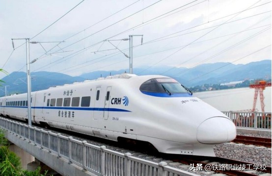 初中生报铁路有前途吗,女孩初中生报考铁路专业有前途吗