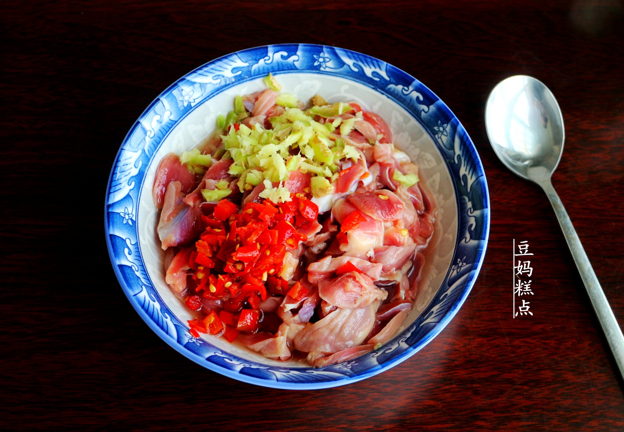 剁椒酸豆角鸡胗家常做法,剁椒炒鸡胗怎么调好吃