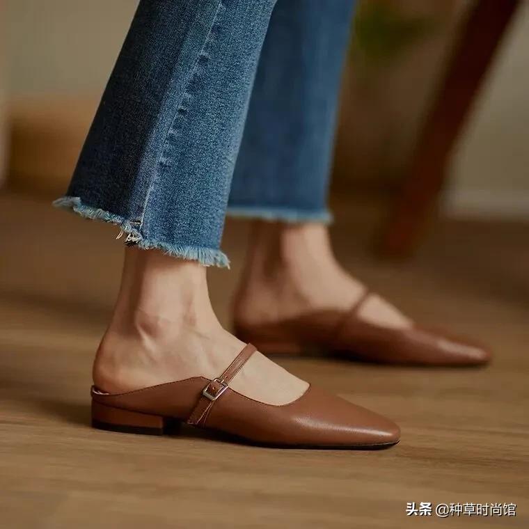 穿阔腿裤里面穿什么裤子显瘦好看,别再只穿阔腿裤这5条裤子更流行