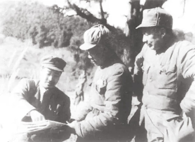 师参谋长和副师长谁更厉害,军队师长和旅长的关系是上下级吗