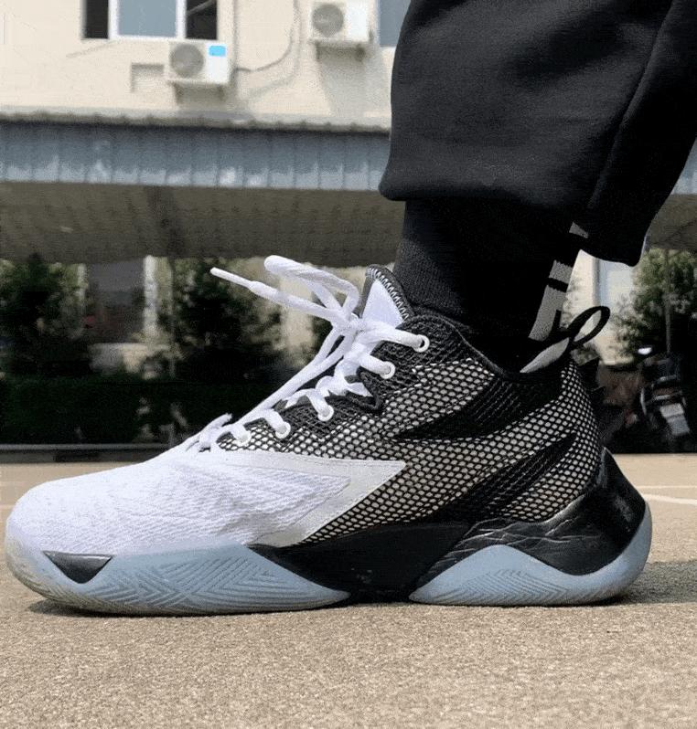 有可能是今年国产佳作之一，甚至可以去掉国产。匹克闪电2020简测