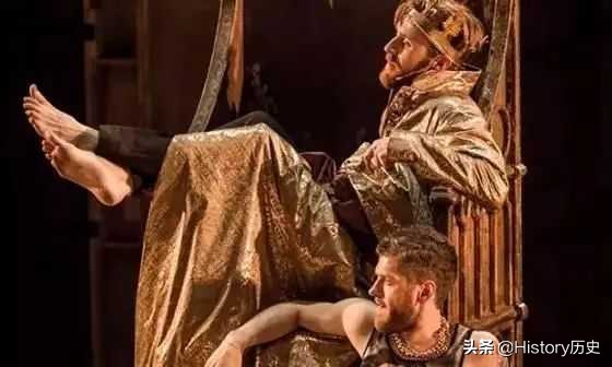 此同性恋国王死法非常窝囊，被老婆命人用烧红的铁棍捅入肛门而死